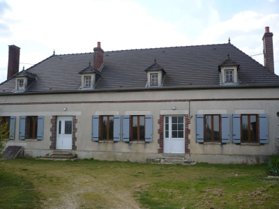 MAISON ACIENNE EN PARTIE HABITABLE DE SUITE