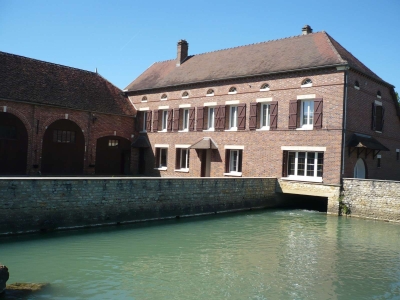 MOULIN COMPOSE DE 2 LOGEMENTS