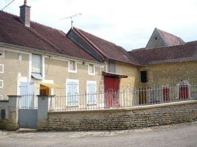 MAISON ANCIENNE A RENOVER INTERIEUREMENT