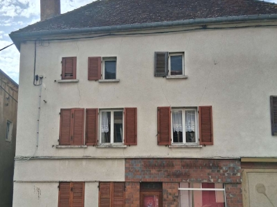 ANCIEN LOCAL COMMERCIAL ET APPARTEMENT AU DESSUS A RENOVER