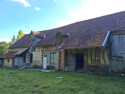 MAISON ANCIENNE A RENOVER INTERIEUREMENT